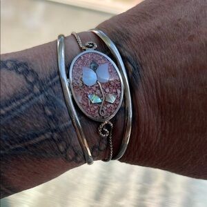 Title:
Vintage Alpaca Mexico Floral Inlay Bracelet – Pink Crushed Stone/flower